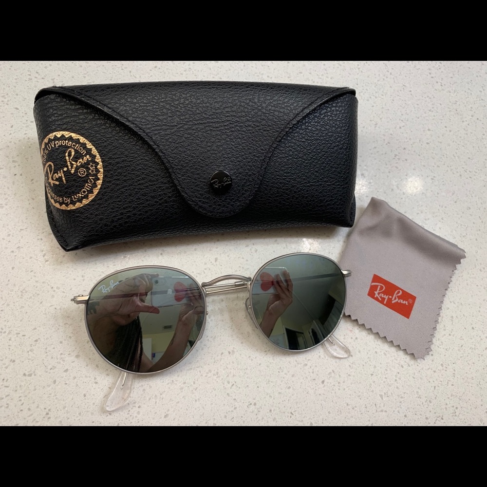 Round Silver Ray-Ban’s